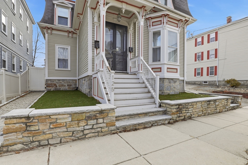 125 Wrentham St 1