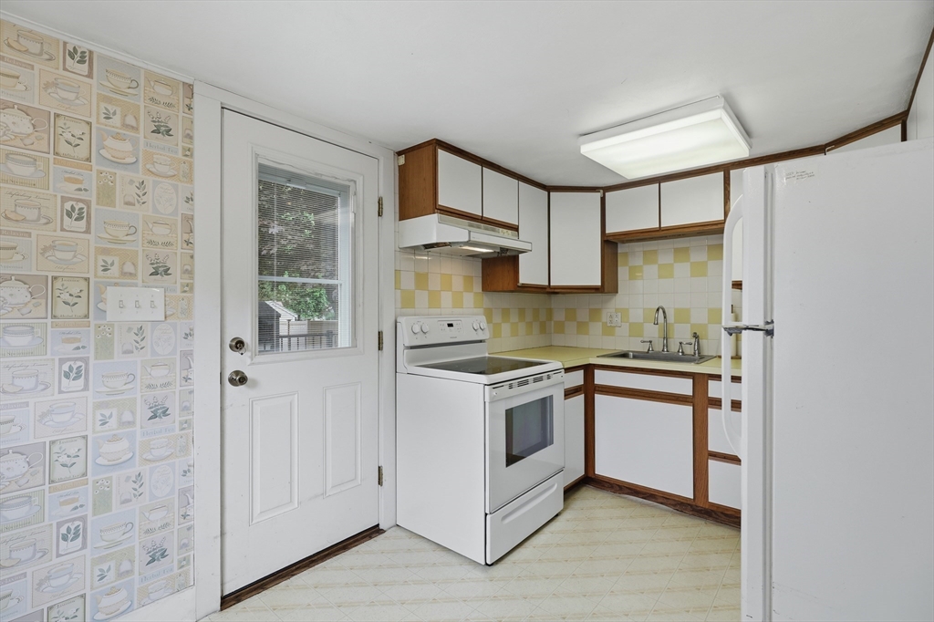 1 Brookhaven Road, Worcester, MA Photo #13