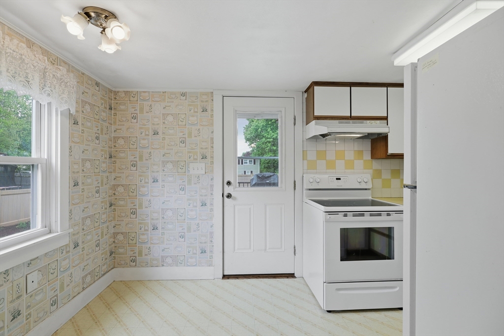 1 Brookhaven Road, Worcester, MA Photo #11