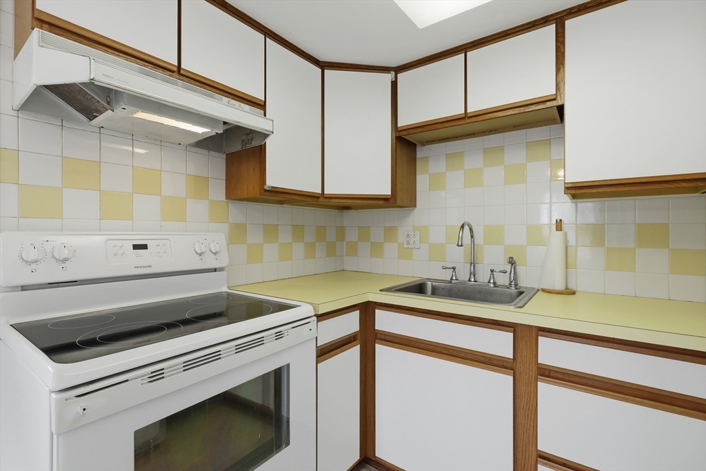 1 Brookhaven Road, Worcester, MA Photo #14