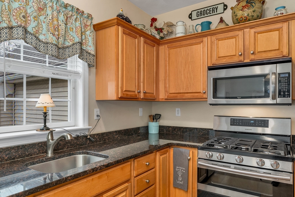 Ayer, Massachusetts 01432, United States, 2 Bedrooms Bedrooms, ,2 BathroomsBathrooms,Residential,Active,249412