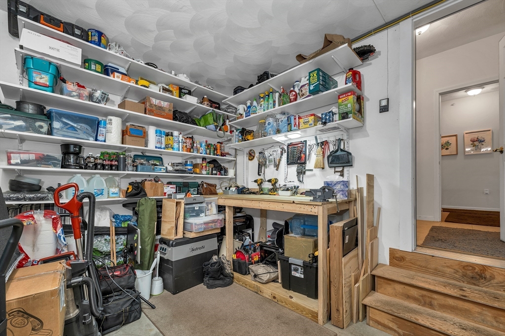 Ayer, Massachusetts 01432, United States, 2 Bedrooms Bedrooms, ,2 BathroomsBathrooms,Residential,Active,249412