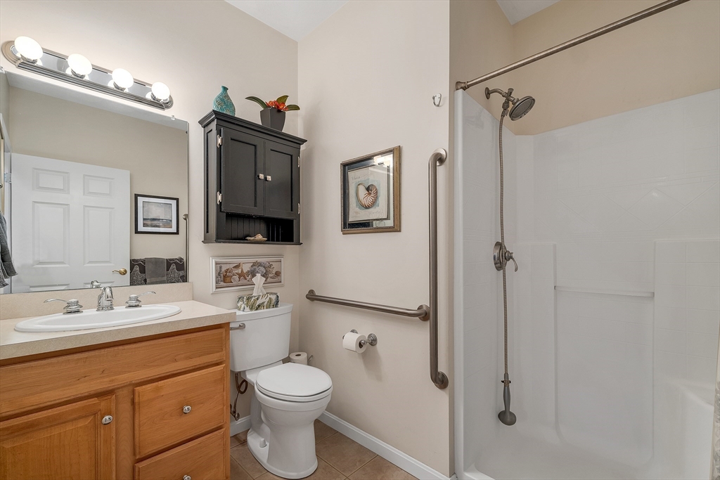 Ayer, Massachusetts 01432, United States, 2 Bedrooms Bedrooms, ,2 BathroomsBathrooms,Residential,Active,249412