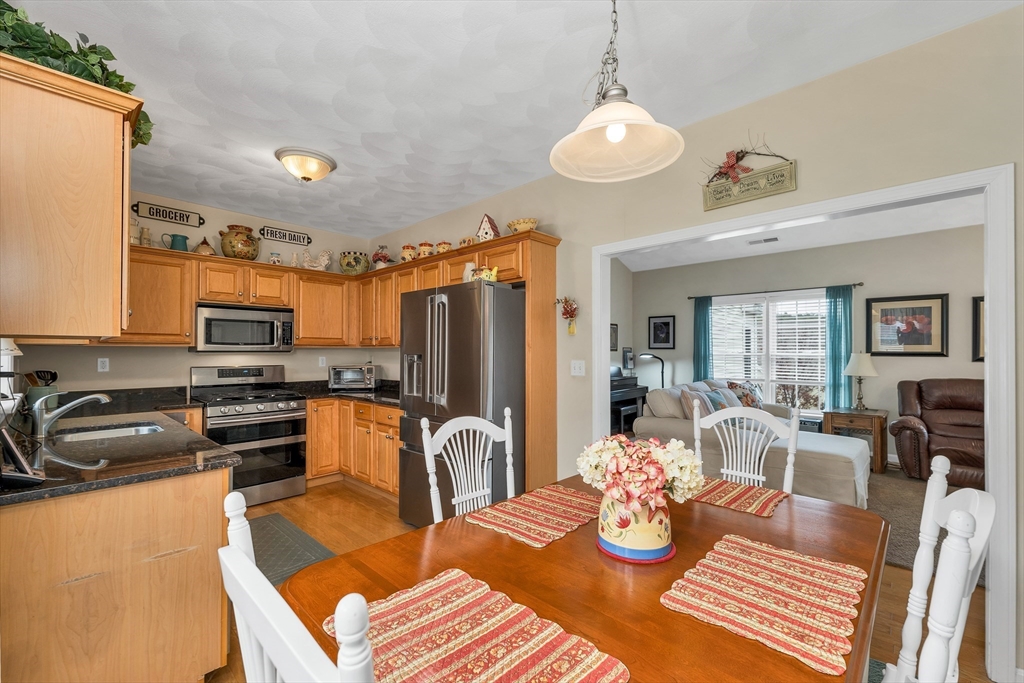 Ayer, Massachusetts 01432, United States, 2 Bedrooms Bedrooms, ,2 BathroomsBathrooms,Residential,Active,249412