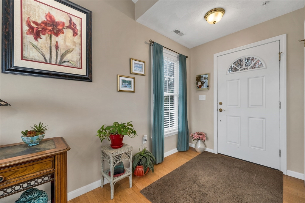 Ayer, Massachusetts 01432, United States, 2 Bedrooms Bedrooms, ,2 BathroomsBathrooms,Residential,Active,249412