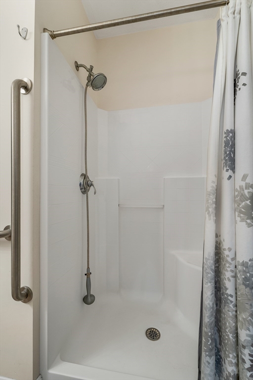 Ayer, Massachusetts 01432, United States, 2 Bedrooms Bedrooms, ,2 BathroomsBathrooms,Residential,Active,249412