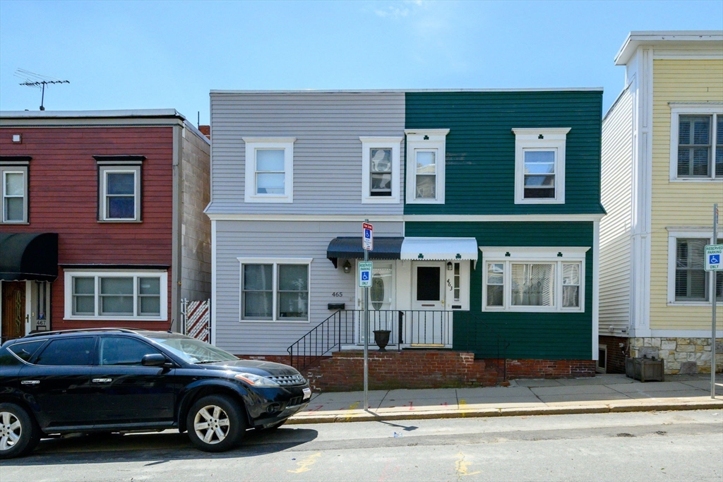 463 E 6th St