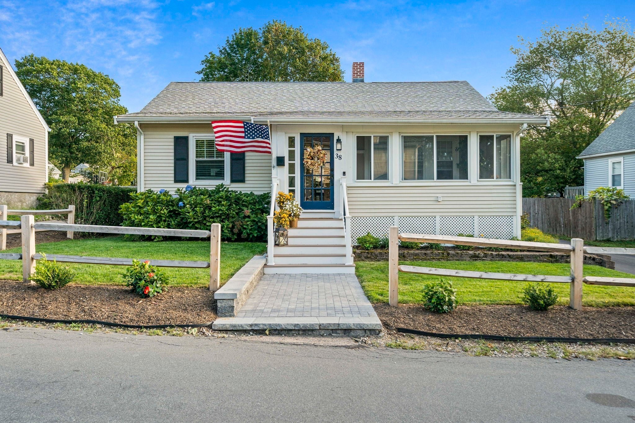 Photo of 38 Sterling St, Braintree, MA