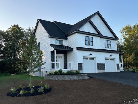 3 Leo's Way 3 Sterling MA 01564