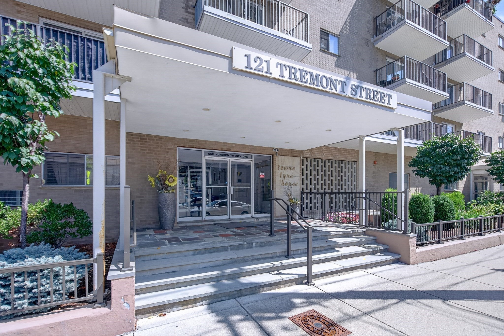 121 Tremont St C6, Boston MA 02135