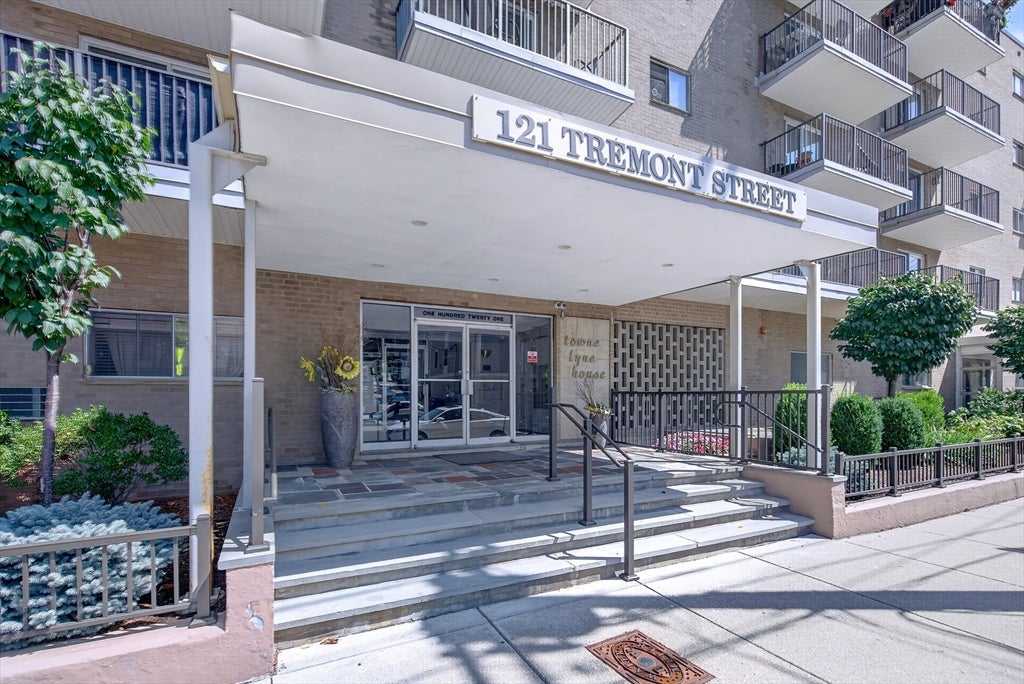 121 Tremont St C6