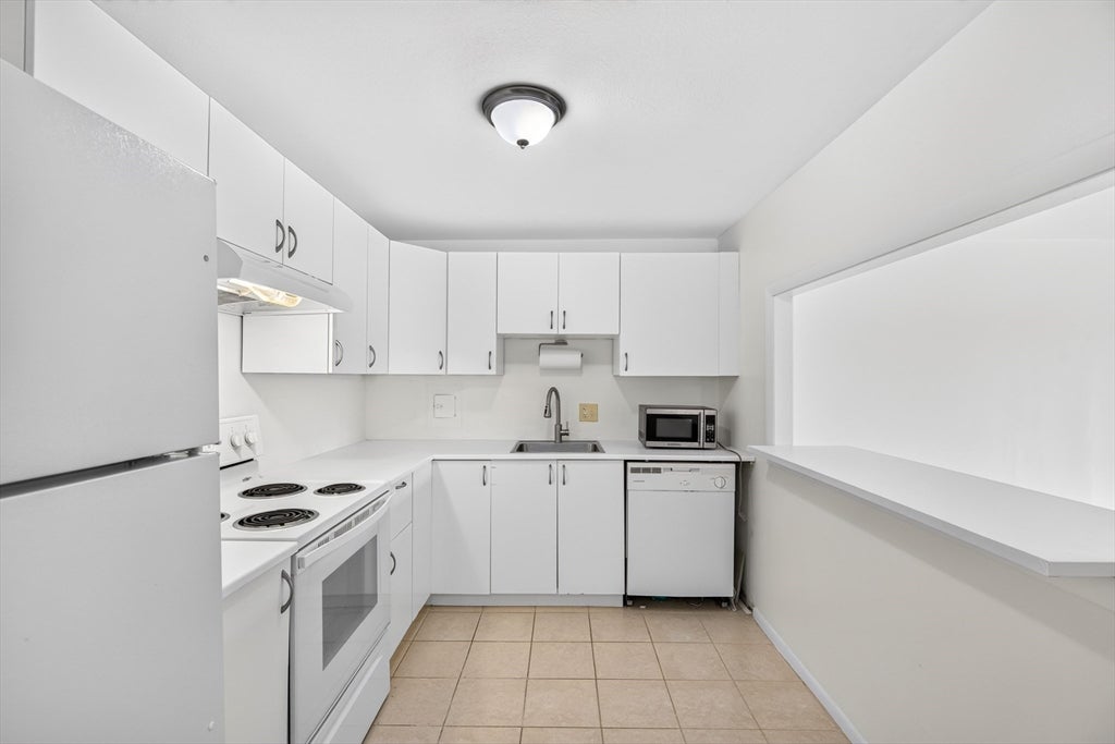 121 Tremont St C6