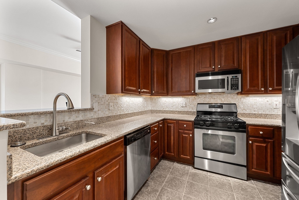 38 Village Rd 715