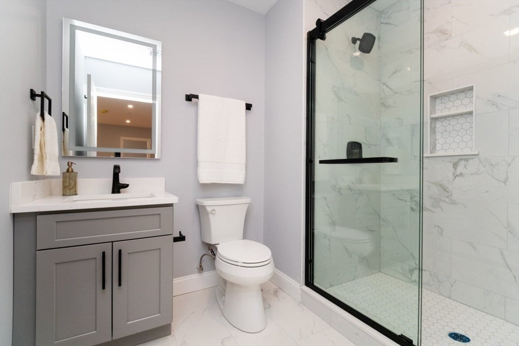 585 Washington Street #307, Quincy, MA Photo #8