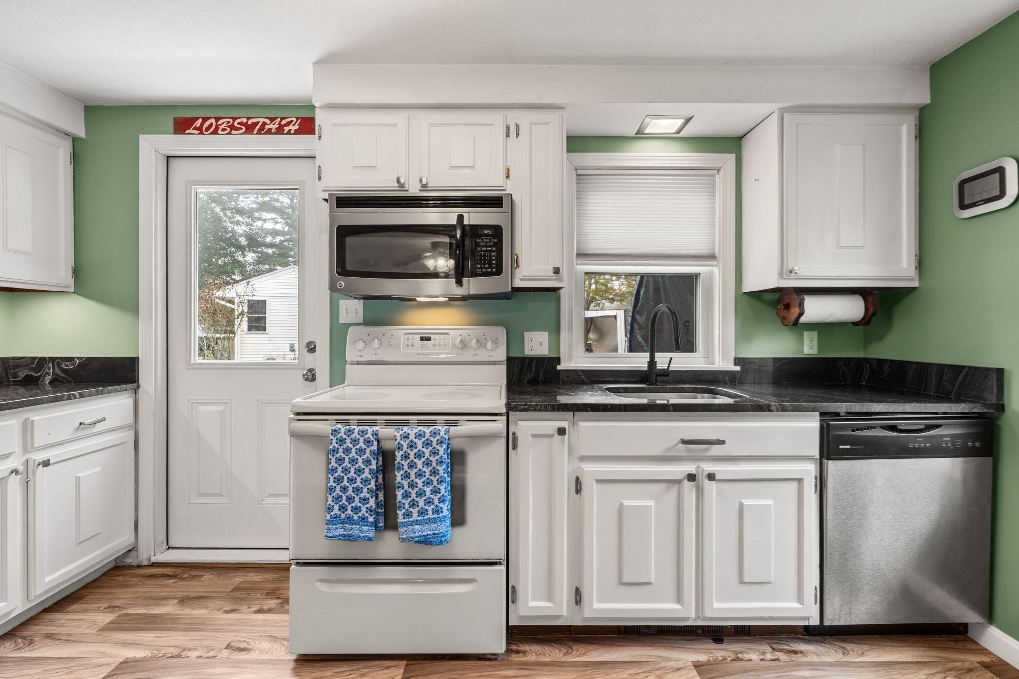 17 1/2 West Winkley St, Amesbury, MA, 17 1/2 West Winkley St, Amesbury, MA Photo #6
