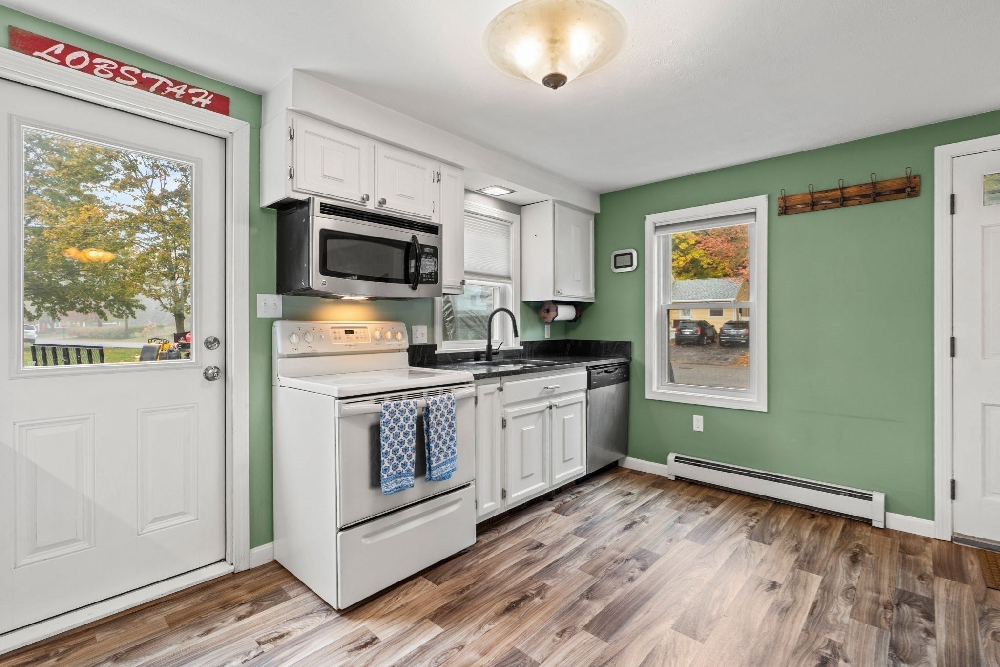 17 1/2 West Winkley St, Amesbury, MA, 17 1/2 West Winkley St, Amesbury, MA Photo #8