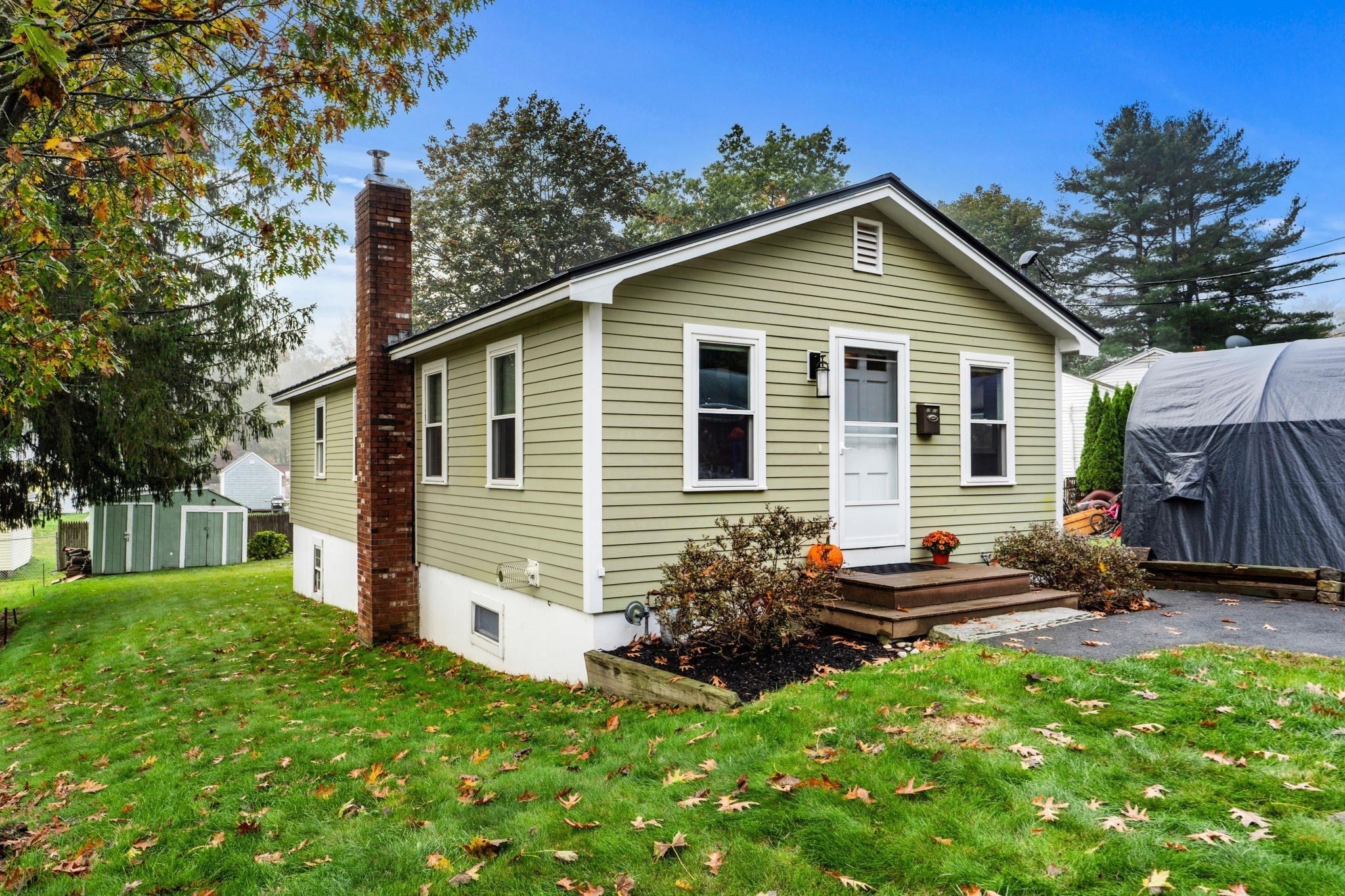 17 1/2 West Winkley St, Amesbury, MA, 17 1/2 West Winkley St, Amesbury, MA Photo #1