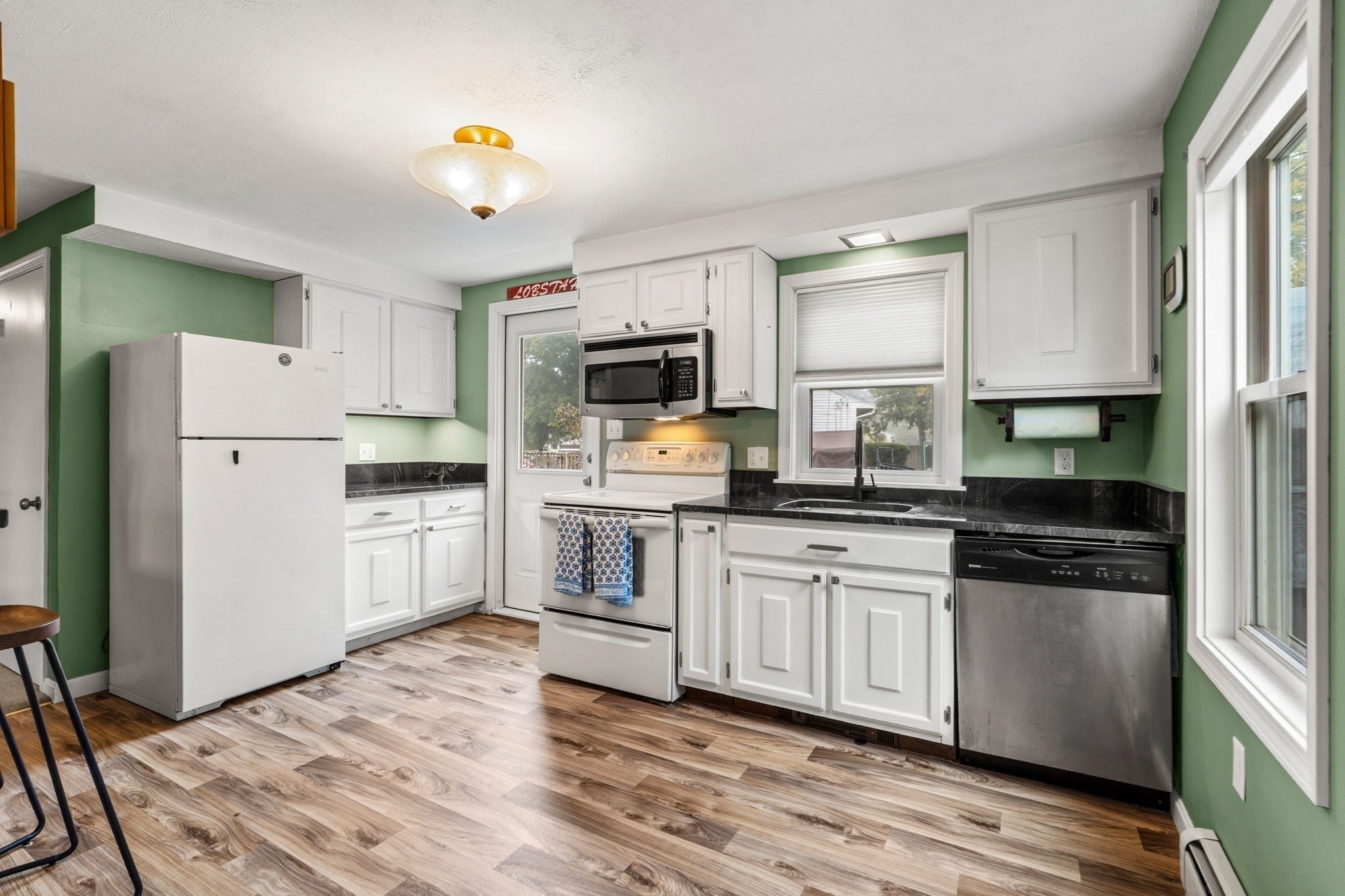 17 1/2 West Winkley St