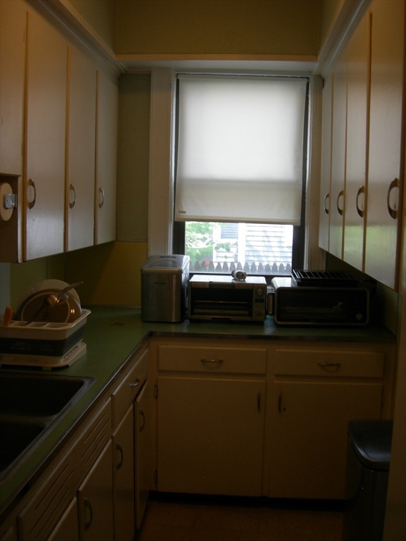 66 Fruit St, Worcester, MA, 66 Fruit St, Worcester, MA Photo #9