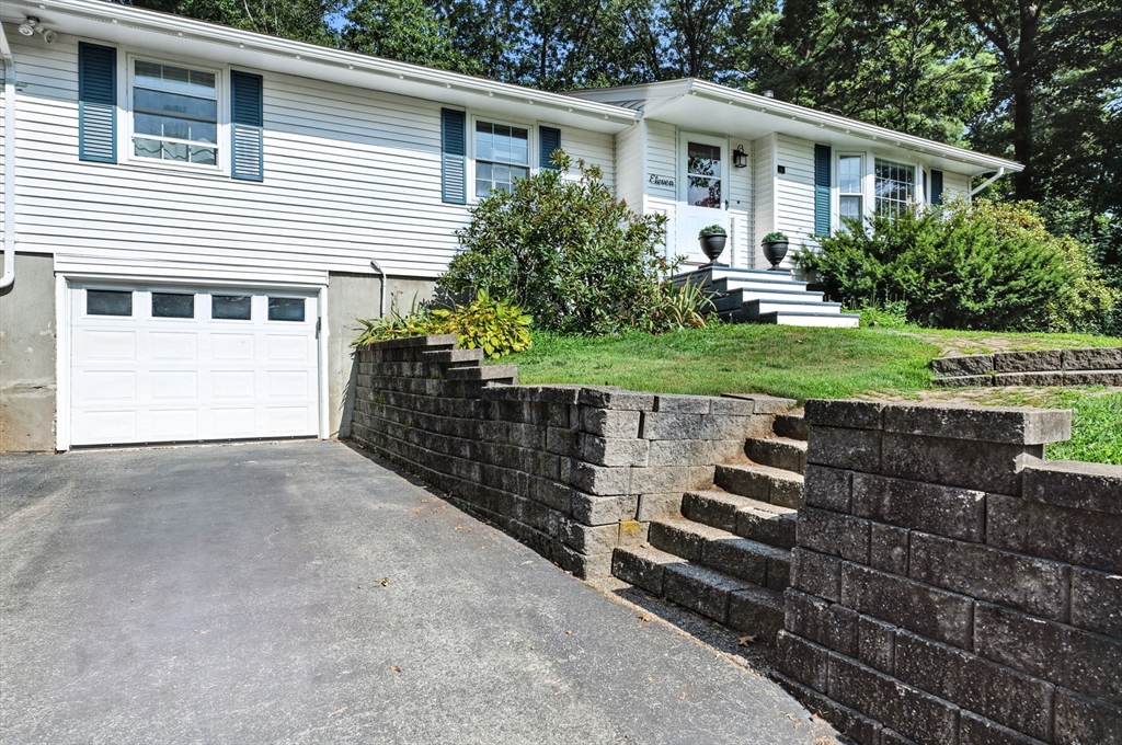 11 Birch Ln