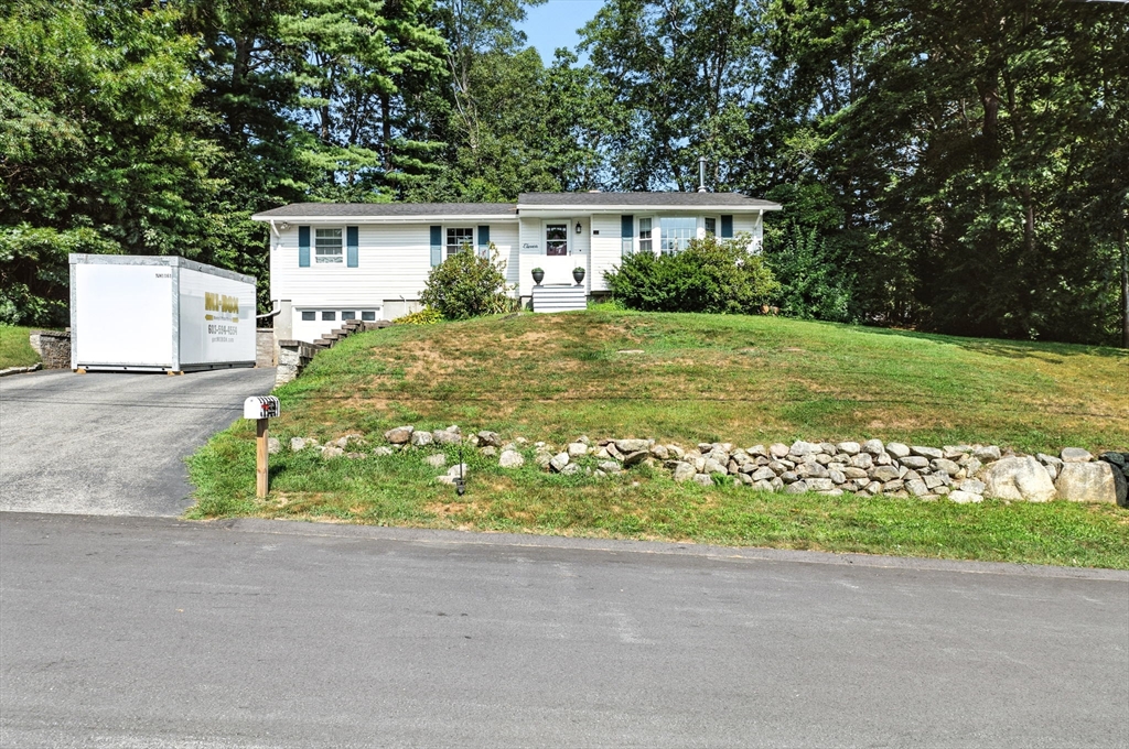11 Birch Ln