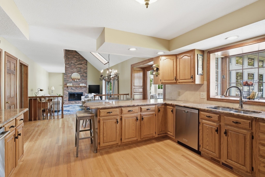 52 Shirley St, Wilbraham, MA Photo #8