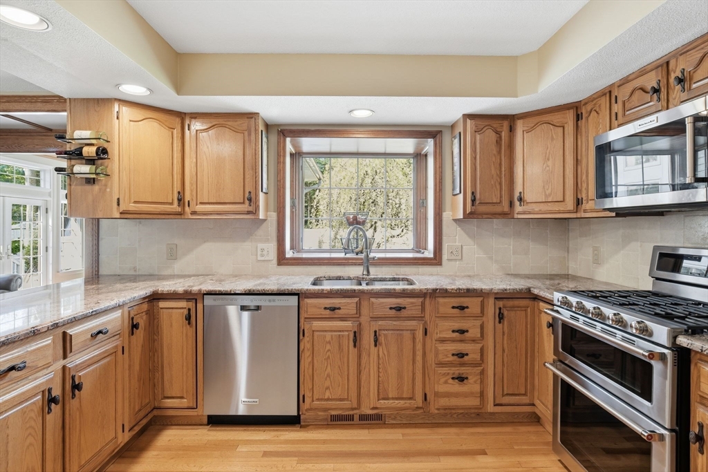 52 Shirley St, Wilbraham, MA Photo #11