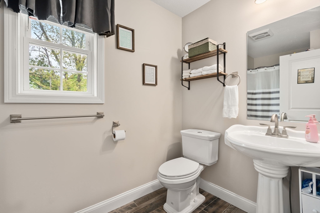 152 Ambrose St, Springfield, MA Photo #22