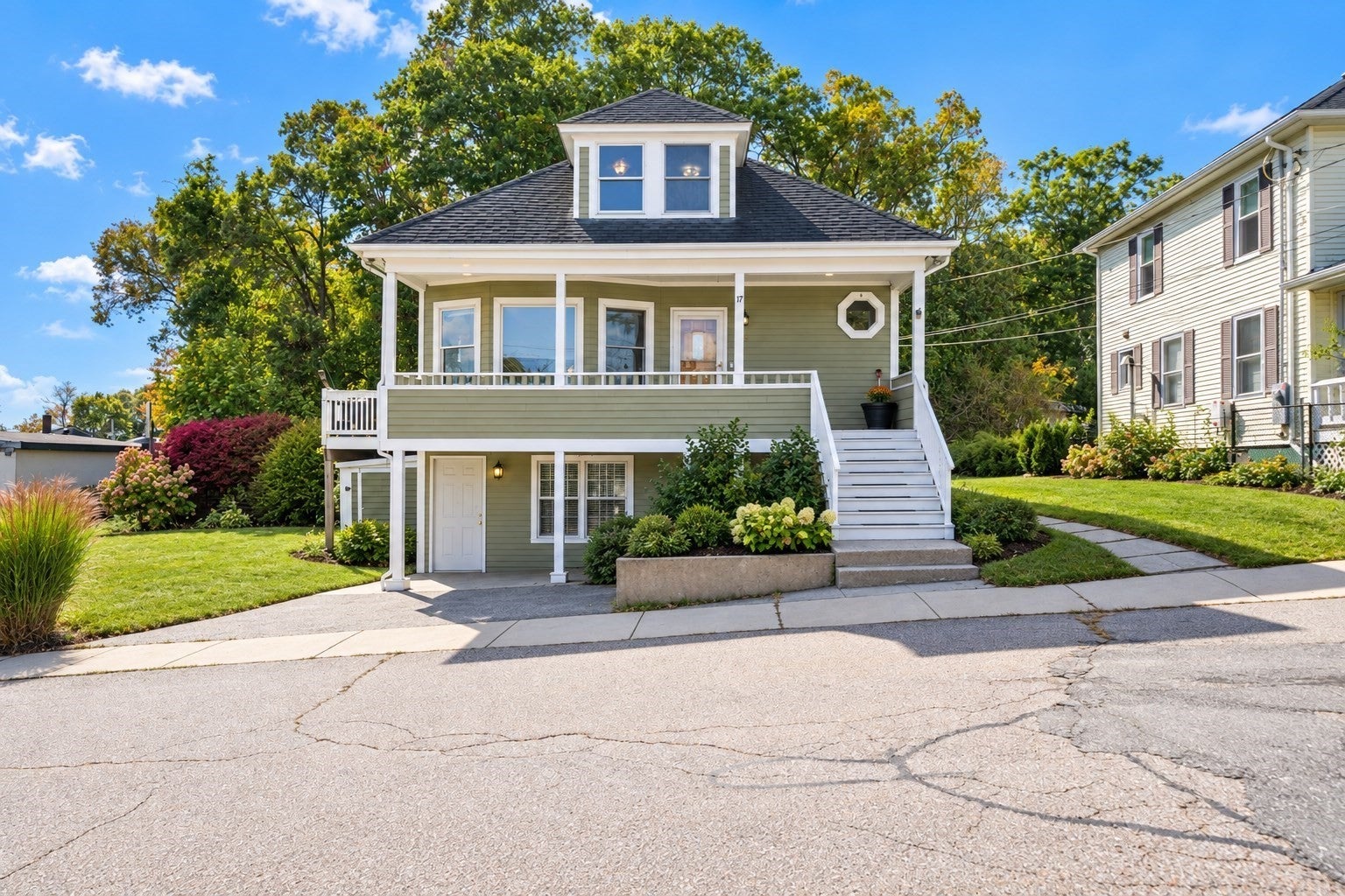17 Connecticut Ave, Blackstone, MA Photo #1