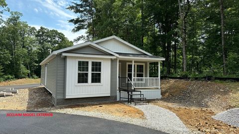 4 Pinrock Drive Sturbridge MA 01566