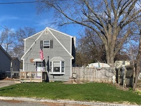 89 Pine Grove St Springfield MA 01119