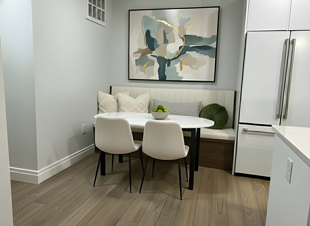 100 Lincoln Street 201