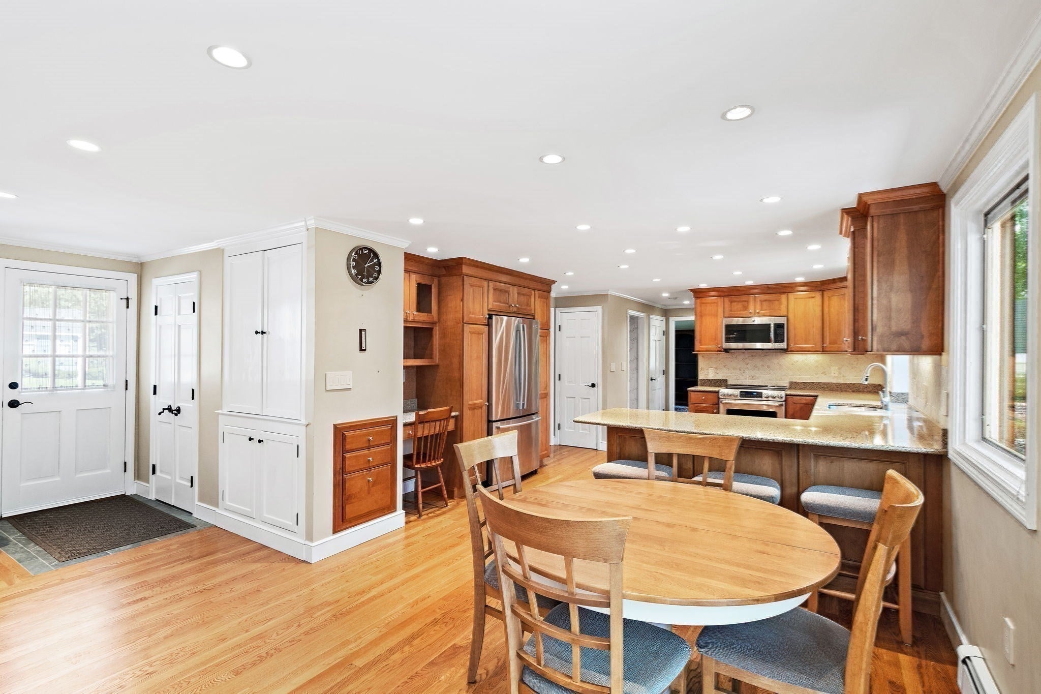 215 Oak Hill Circle, Concord, MA, 215 Oak Hill Circle, Concord, MA Photo #2