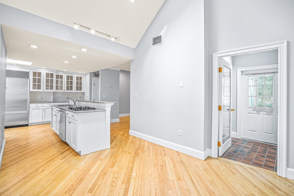 11 Elmwood Avenue 11