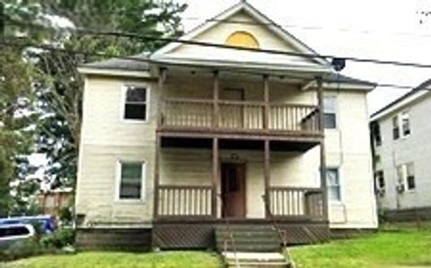 Photo of 118 Lincoln Street, Pittsfield, MA 01201 (MLS # 73472782)