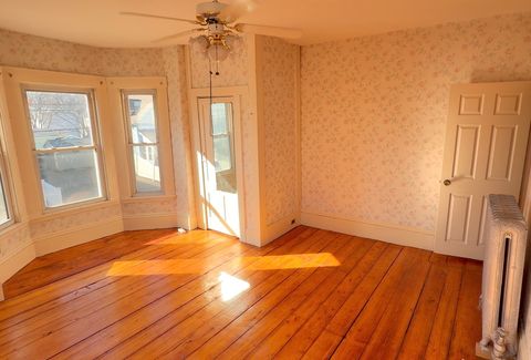 13 Wright St Stoneham MA 02180