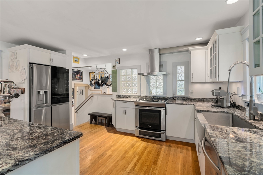 8 Woodlawn Ave