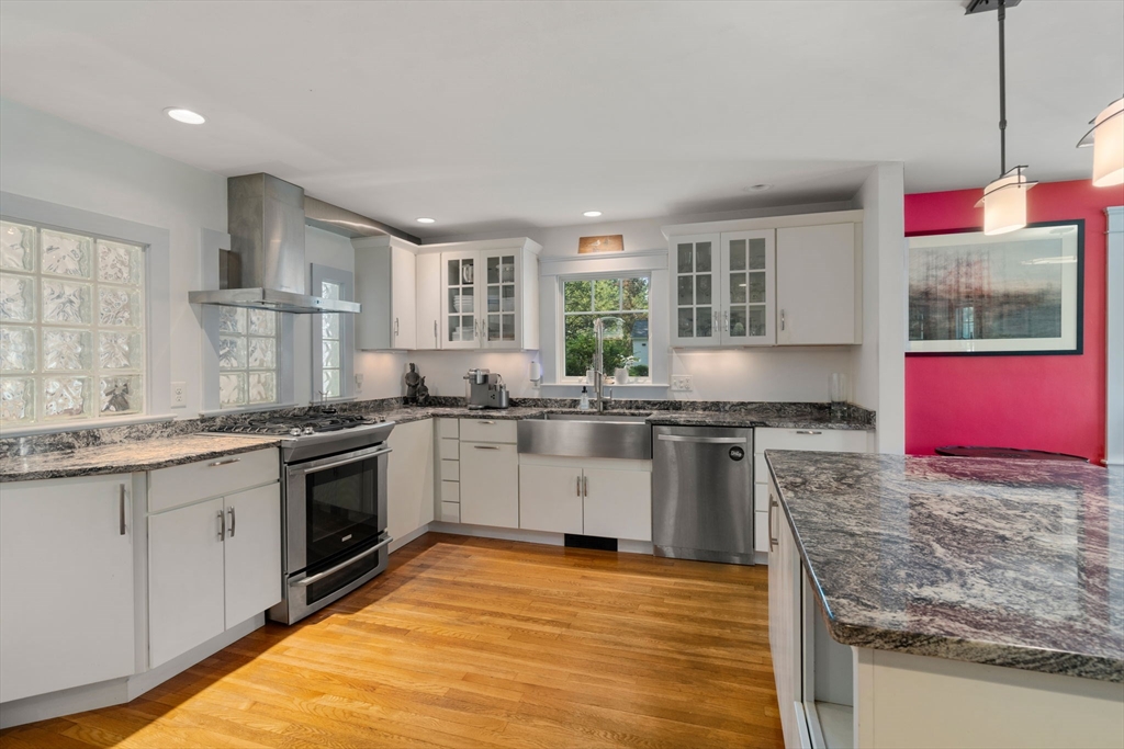 8 Woodlawn Ave