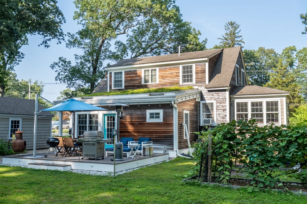8 Woodlawn Ave