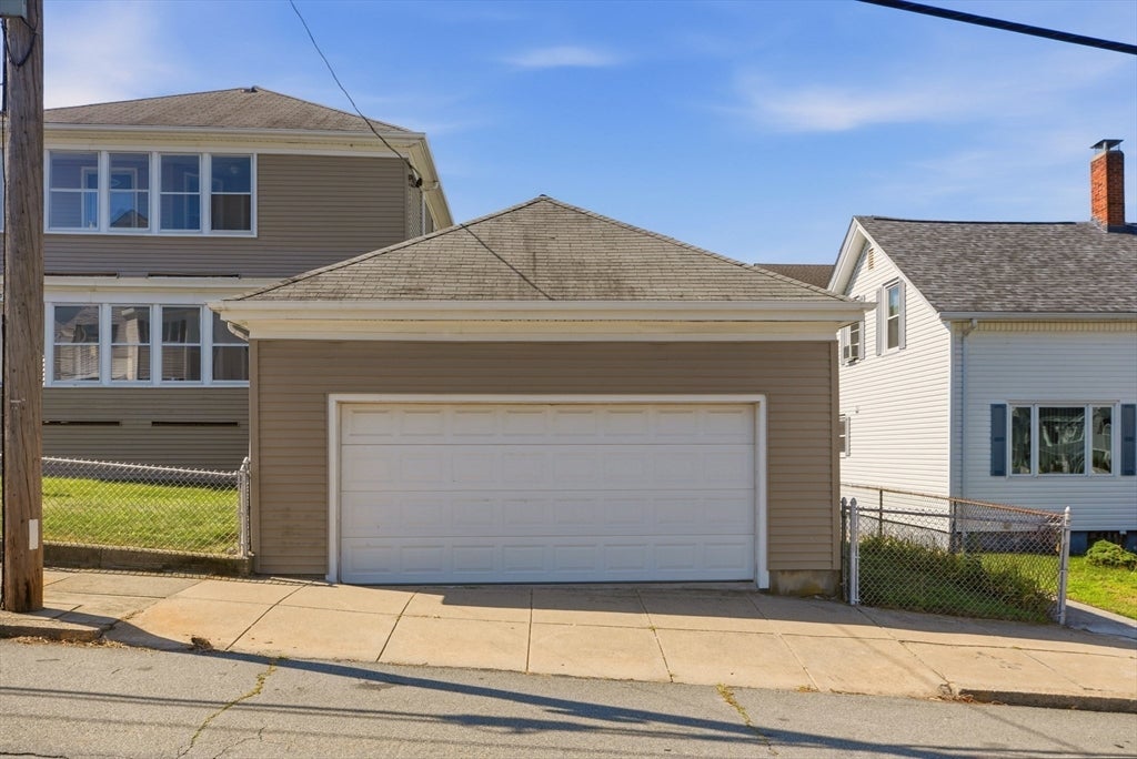 345 Sprague St
