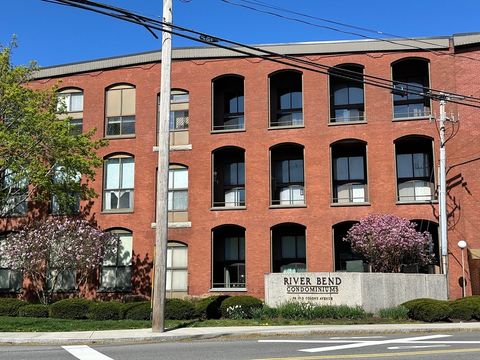96 Old Colony 215 Taunton MA 02718