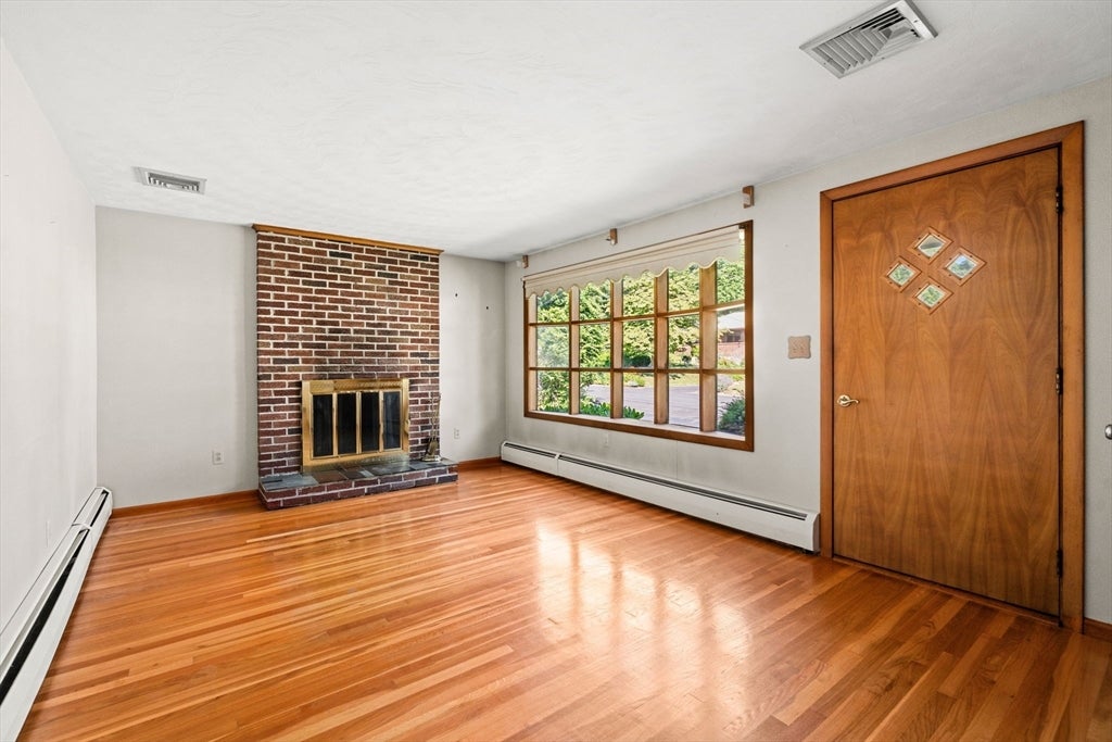 9 Pratt Ln