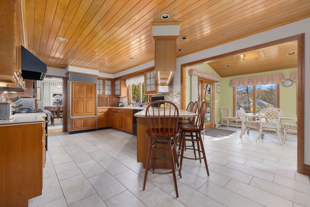 34 Colonial Way, Dartmouth, MA Photo #6