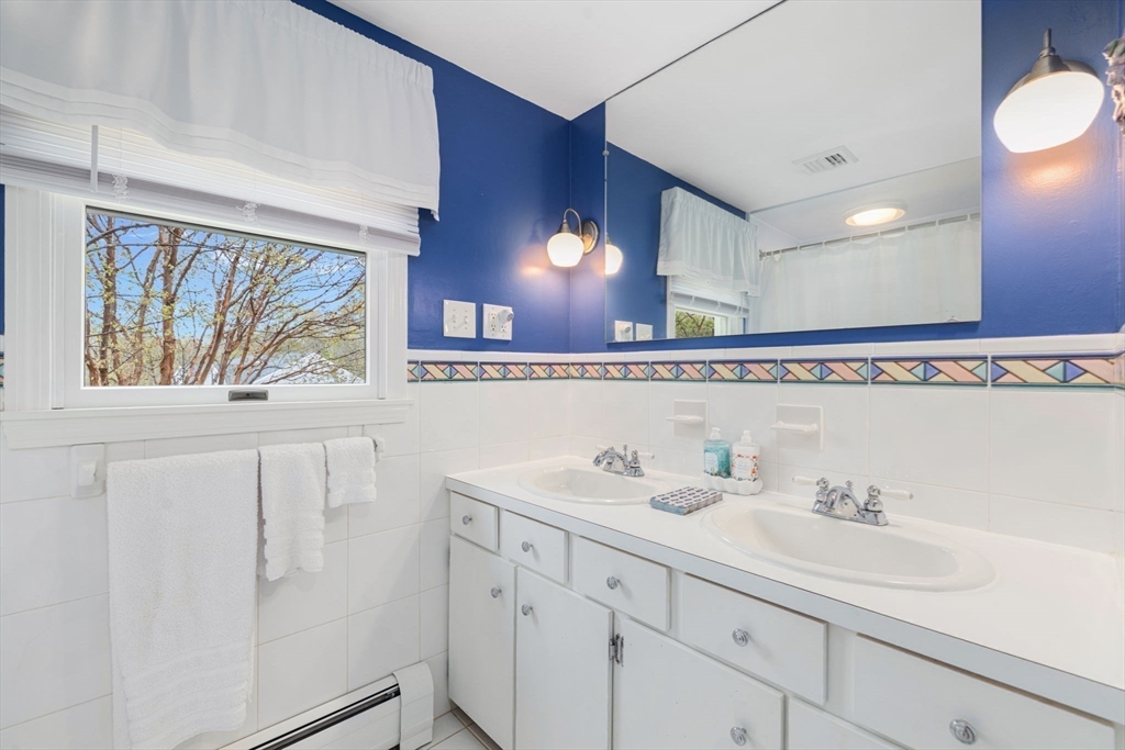 34 Colonial Way, Dartmouth, MA Photo #24