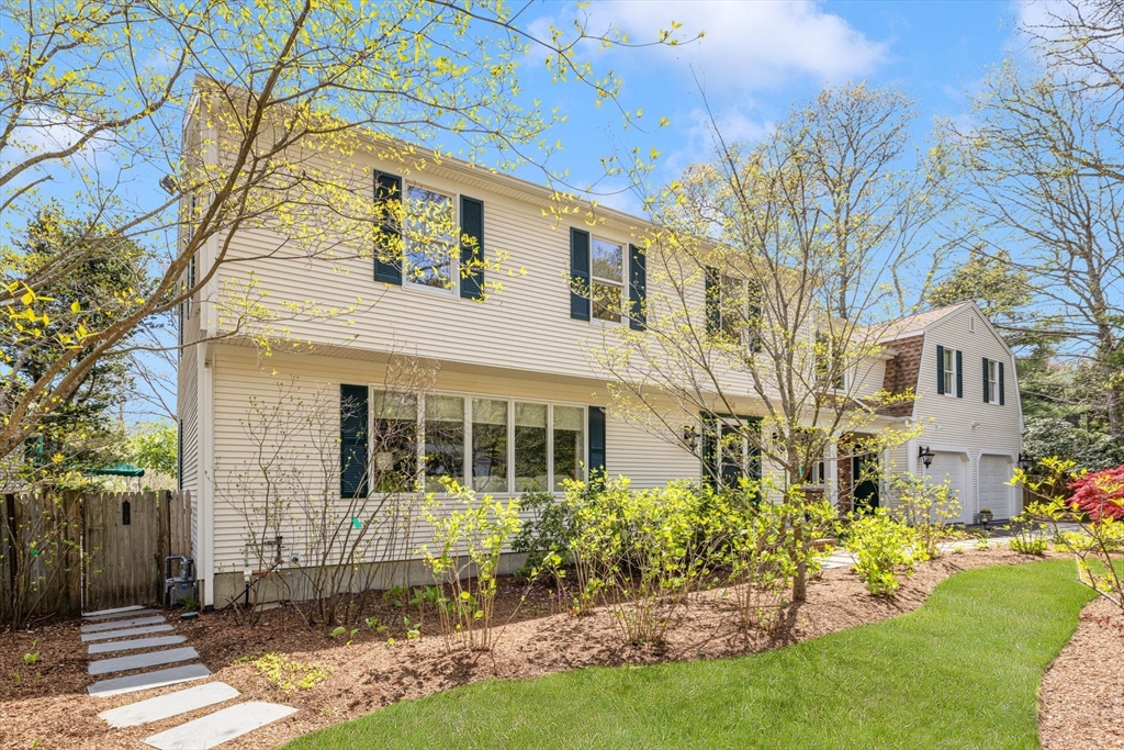 34 Colonial Way, Dartmouth, MA Photo #1