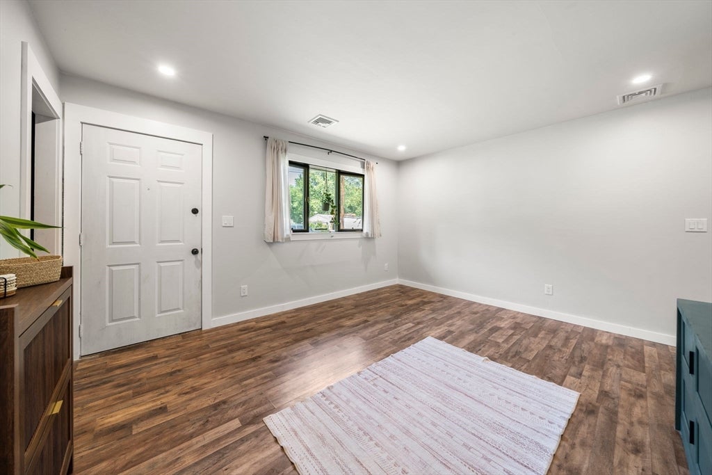 87 Burton Ave
