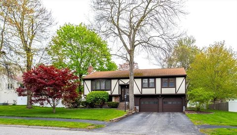 Photo of 33 Monroe St, Shrewsbury, MA 01545 (MLS # 73520703)