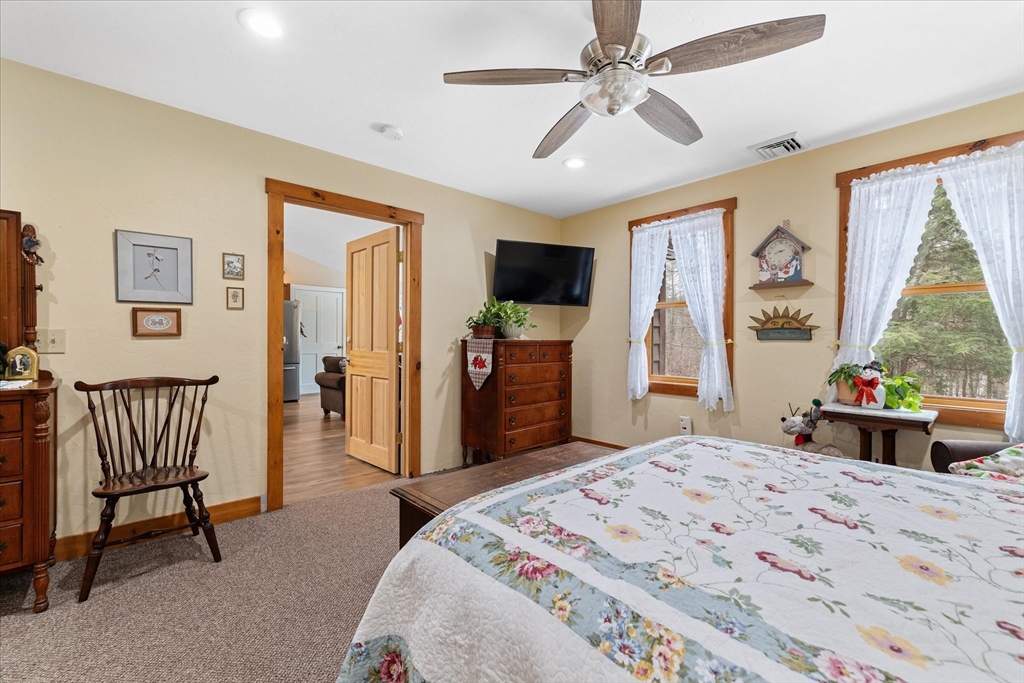 Southbridge, Massachusetts 01550, United States, 3 Bedrooms Bedrooms, ,3 BathroomsBathrooms,Residential,Pending,26791