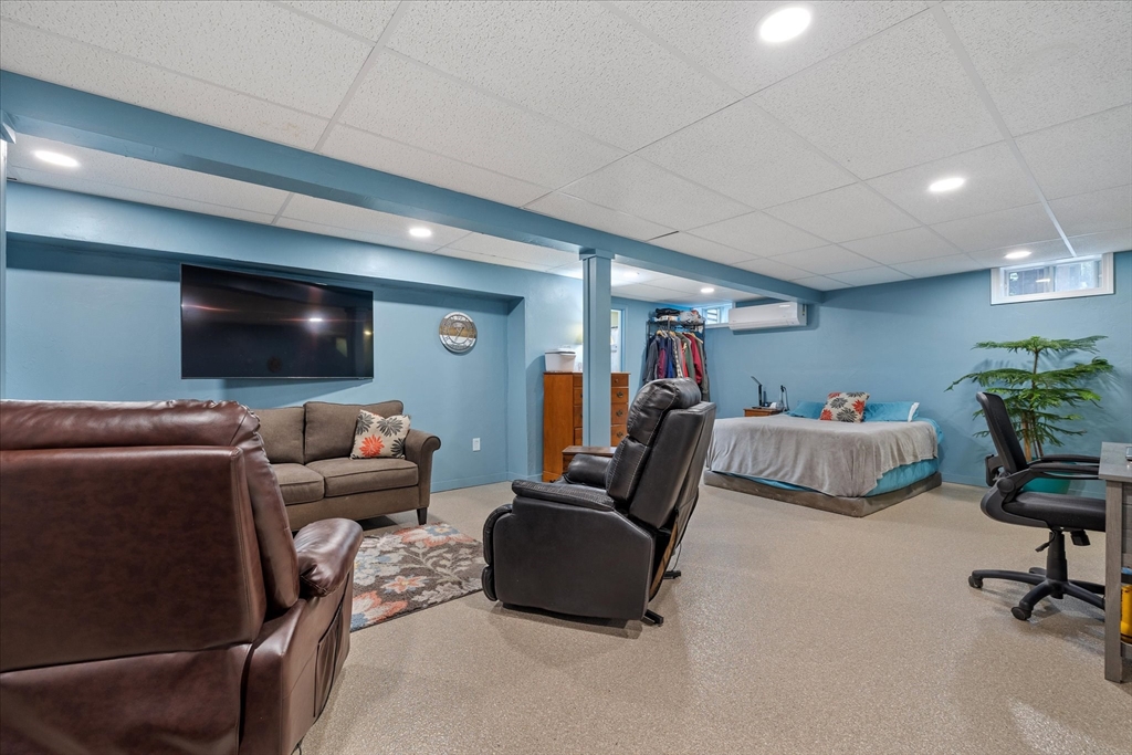 Southbridge, Massachusetts 01550, United States, 3 Bedrooms Bedrooms, ,3 BathroomsBathrooms,Residential,Pending,26791