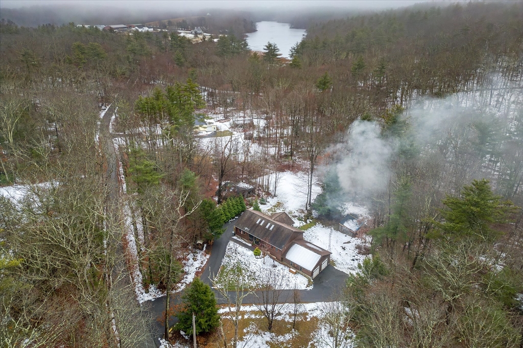 Southbridge, Massachusetts 01550, United States, 3 Bedrooms Bedrooms, ,3 BathroomsBathrooms,Residential,Pending,26791